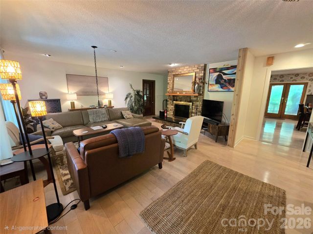 18 Rollingwood Road, Asheville, NC 28805