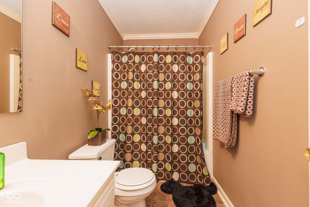 14101 W Division Road, Daleville, IN 47334