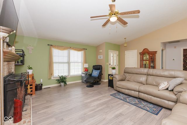 14101 W Division Road, Daleville, IN 47334