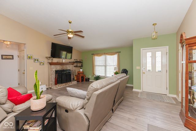 14101 W Division Road, Daleville, IN 47334