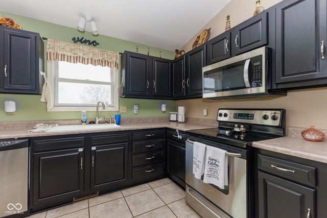 14101 W Division Road, Daleville, IN 47334