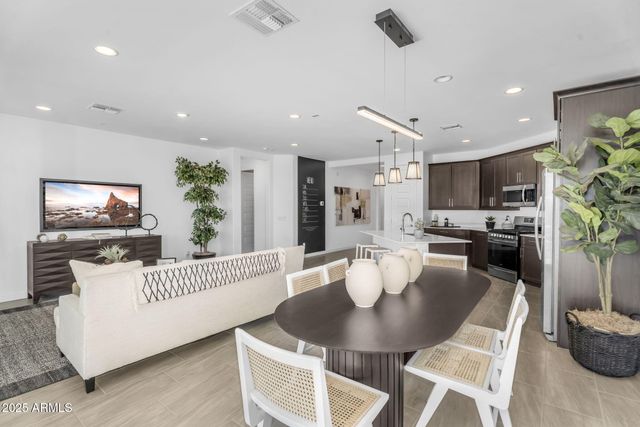 3339 E MALIBU Drive, San Tan Valley, AZ 85143
