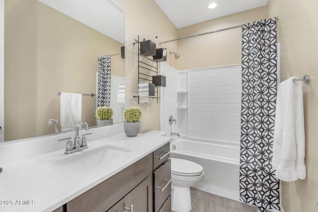 3339 E MALIBU Drive, San Tan Valley, AZ 85143