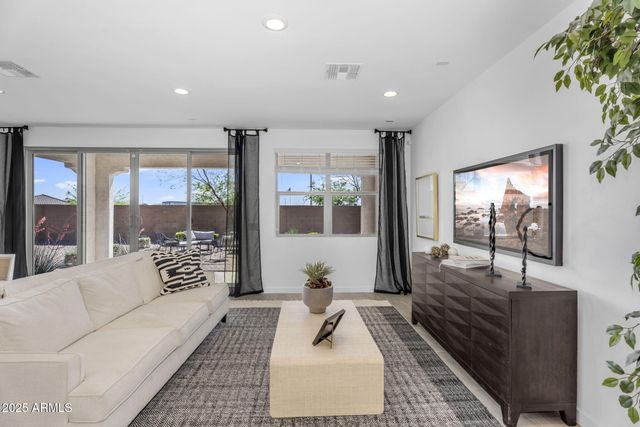 3339 E MALIBU Drive, San Tan Valley, AZ 85143