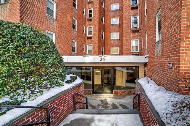 30 E Hartsdale Avenue 2J, Hartsdale, NY 10530