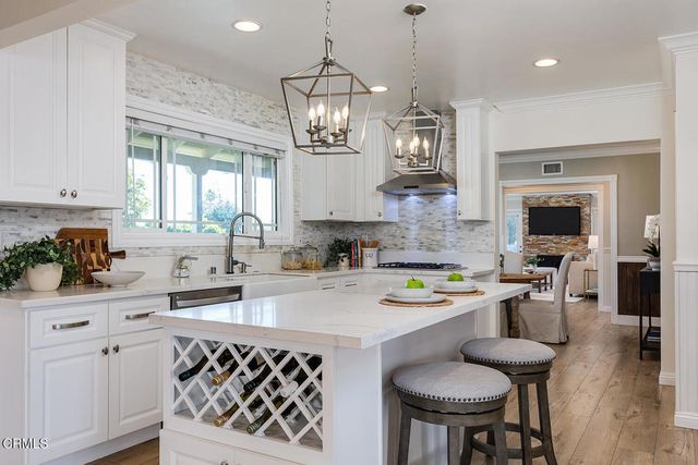 1247 Flanders Road, La Canada Flintridge, CA 91011