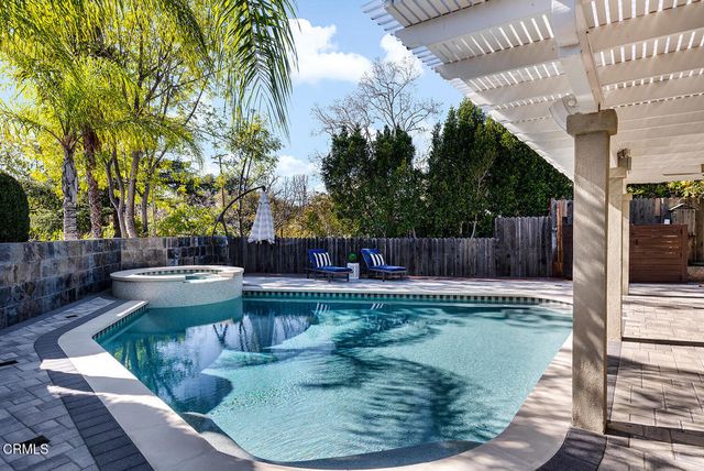 1247 Flanders Road, La Canada Flintridge, CA 91011