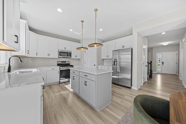 38 Chambers Bay Road, Commercial Point, OH 43116