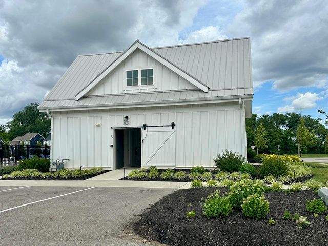 38 Chambers Bay Road, Commercial Point, OH 43116