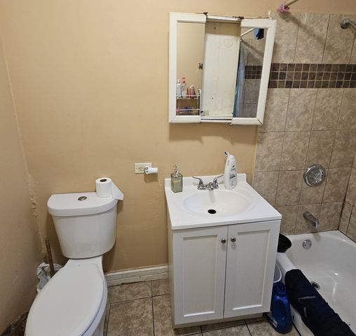 644 N Albany Avenue, Chicago, IL 60612