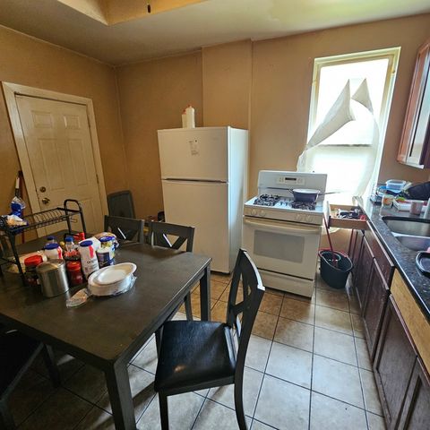644 N Albany Avenue, Chicago, IL 60612