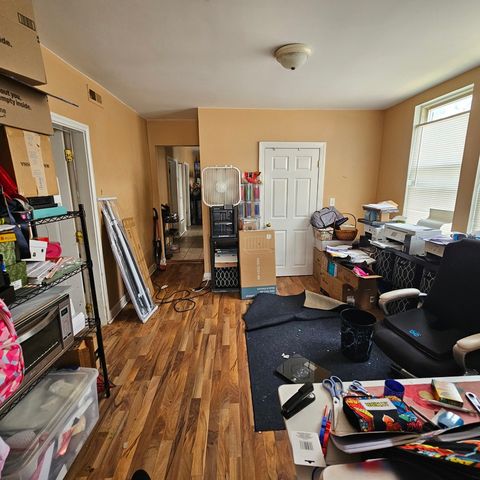 644 N Albany Avenue, Chicago, IL 60612