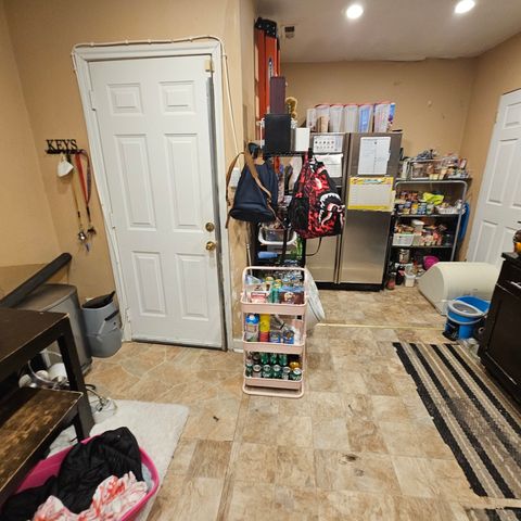 644 N Albany Avenue, Chicago, IL 60612