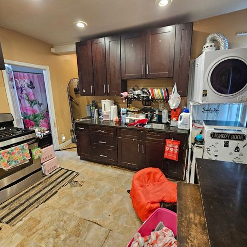 644 N Albany Avenue, Chicago, IL 60612