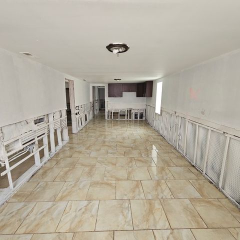 644 N Albany Avenue, Chicago, IL 60612