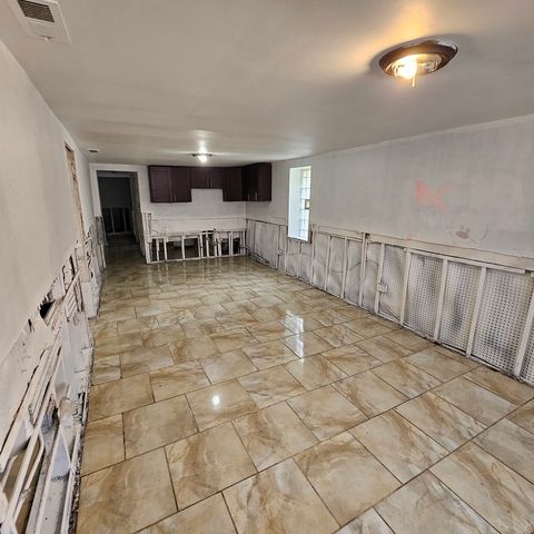 644 N Albany Avenue, Chicago, IL 60612