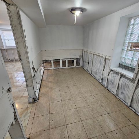 644 N Albany Avenue, Chicago, IL 60612