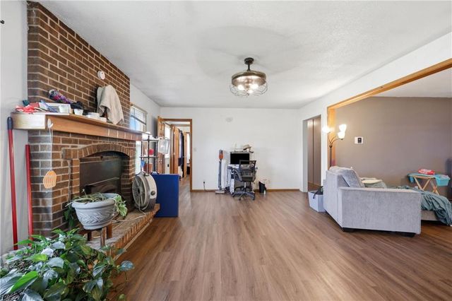 4457 Gillen Road, Odessa, MO 64076