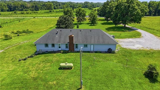4457 Gillen Road, Odessa, MO 64076