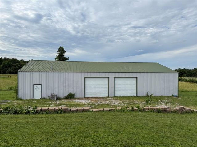 4457 Gillen Road, Odessa, MO 64076