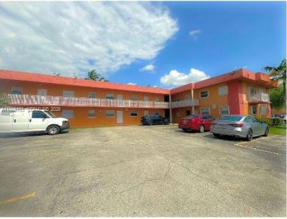 1245 W 24th St 109, Hialeah, FL 33010