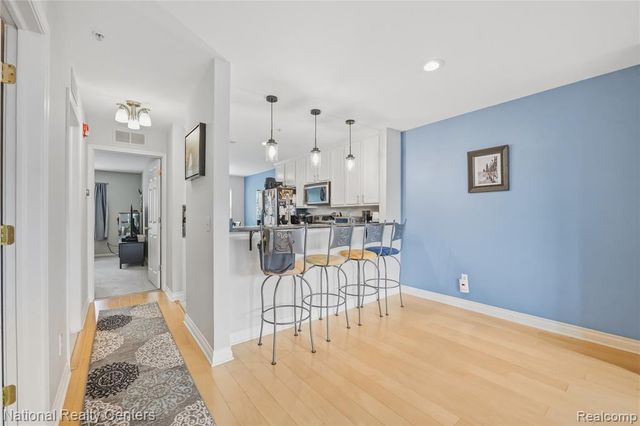 128 Sandy Lane, Walled Lake, MI 48390