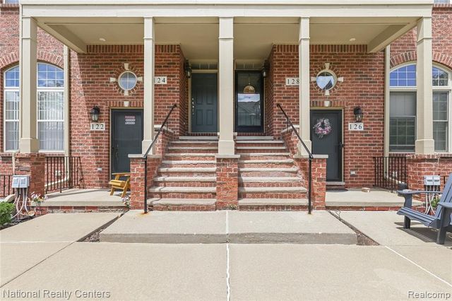 128 Sandy Lane, Walled Lake, MI 48390