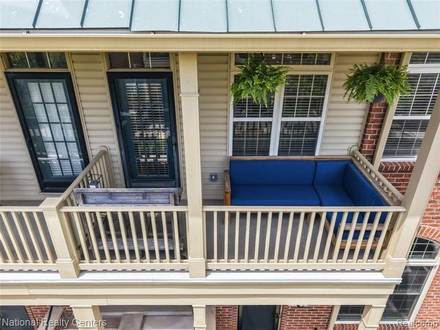 128 Sandy Lane, Walled Lake, MI 48390