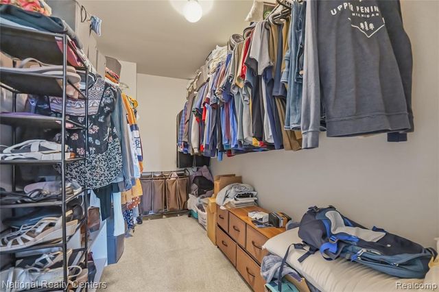 128 Sandy Lane, Walled Lake, MI 48390