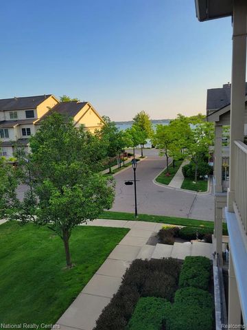 128 Sandy Lane, Walled Lake, MI 48390