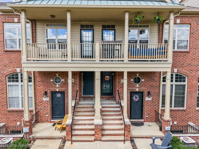 128 Sandy Lane, Walled Lake, MI 48390