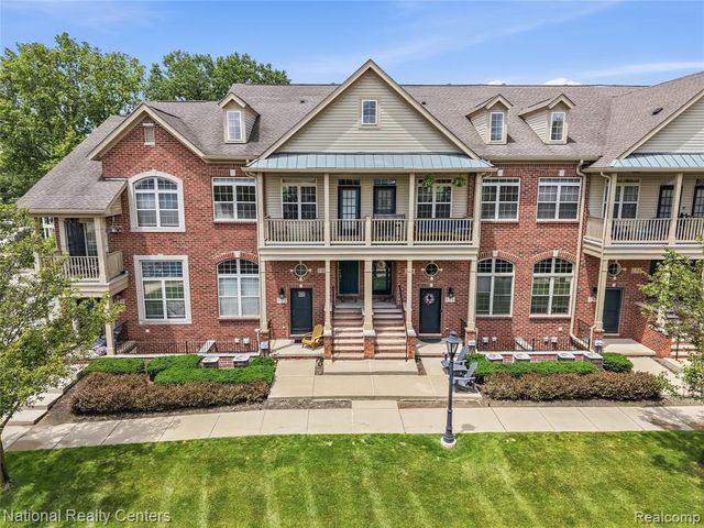 128 Sandy Lane, Walled Lake, MI 48390
