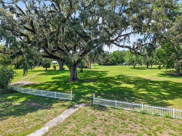 2039 SW STATE ROAD 26, Trenton, FL 32693