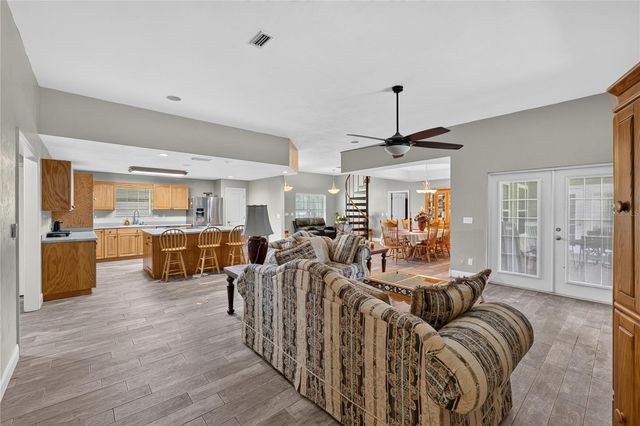 2039 SW STATE ROAD 26, Trenton, FL 32693