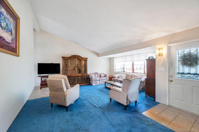 2566 Nelson Drive, Seaford, NY 11783