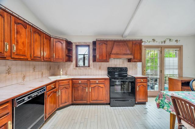 2566 Nelson Drive, Seaford, NY 11783
