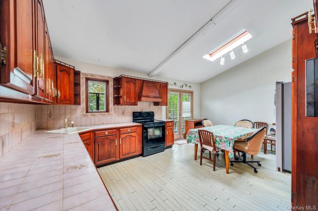 2566 Nelson Drive, Seaford, NY 11783
