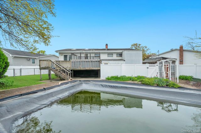 2566 Nelson Drive, Seaford, NY 11783