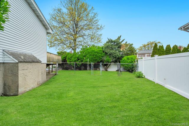 2566 Nelson Drive, Seaford, NY 11783