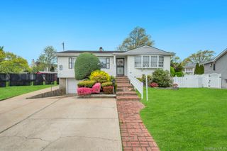 2566 Nelson Drive, Seaford, NY 11783
