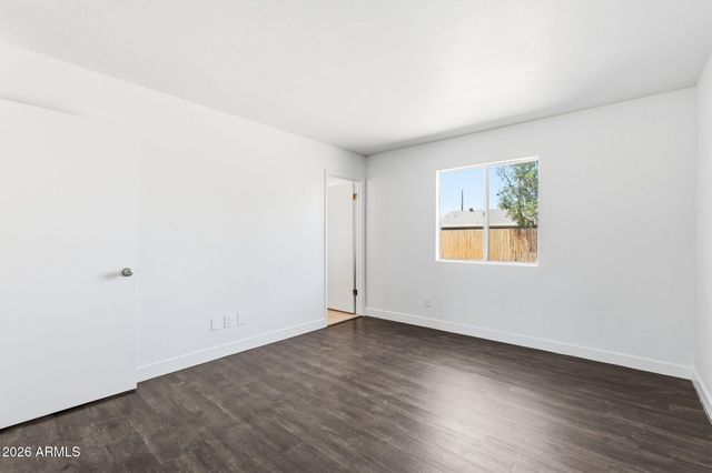 8952 W ROYAL PALM Road, Peoria, AZ 85345