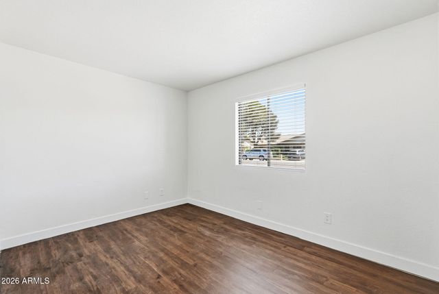 8952 W ROYAL PALM Road, Peoria, AZ 85345