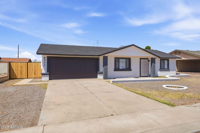 8952 W ROYAL PALM Road, Peoria, AZ 85345