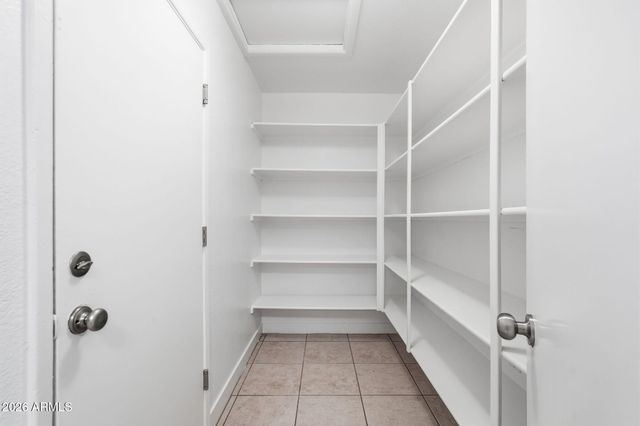 8952 W ROYAL PALM Road, Peoria, AZ 85345