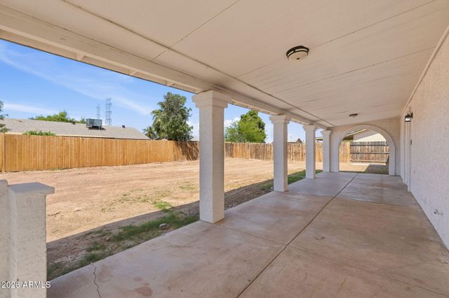 8952 W ROYAL PALM Road, Peoria, AZ 85345