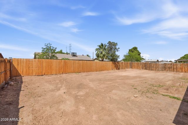 8952 W ROYAL PALM Road, Peoria, AZ 85345