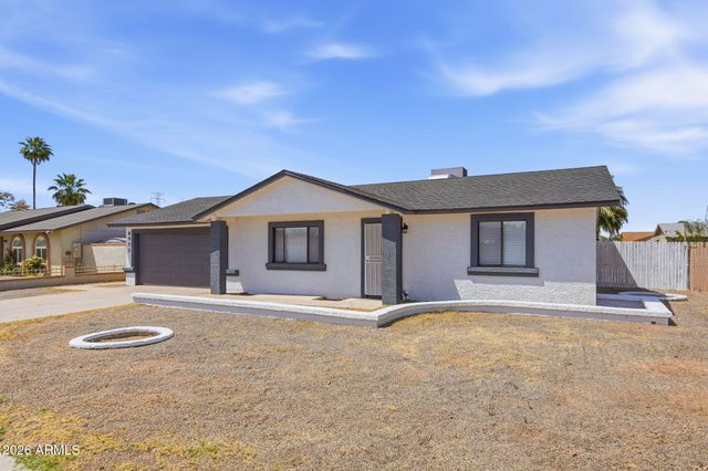 8952 W ROYAL PALM Road, Peoria, AZ 85345