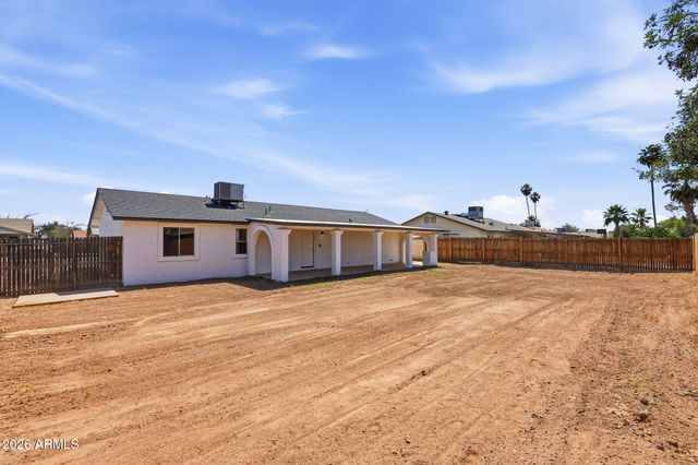 8952 W ROYAL PALM Road, Peoria, AZ 85345