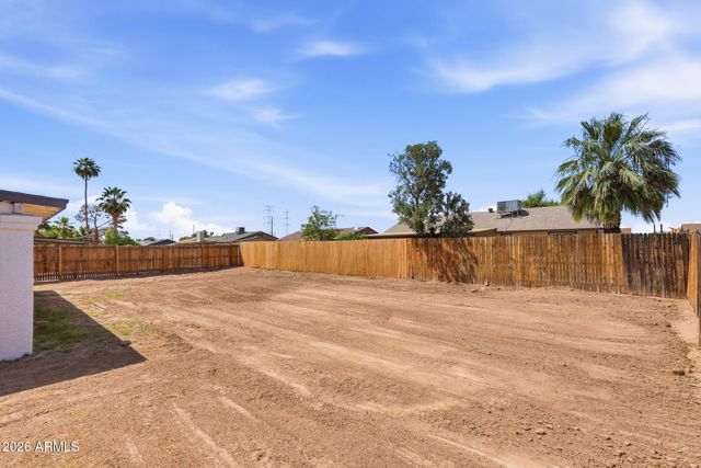 8952 W ROYAL PALM Road, Peoria, AZ 85345