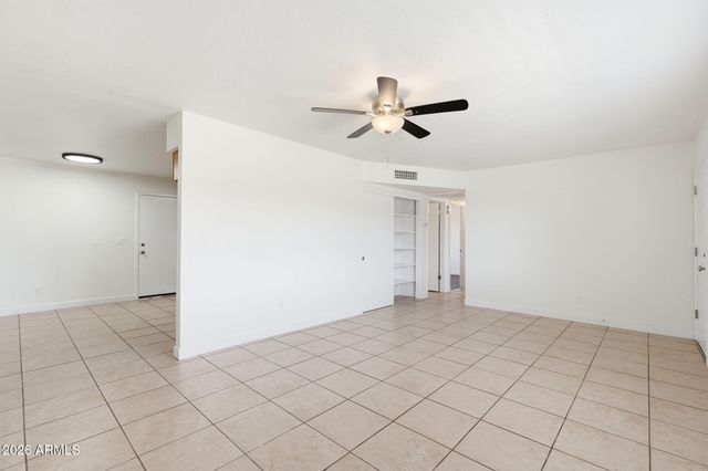 8952 W ROYAL PALM Road, Peoria, AZ 85345